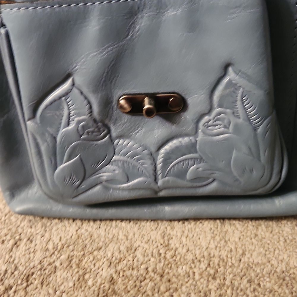 Patricia Nash "Leandra" Blue Tooled Leather Crossbody Bag w/ Embossed Flowers - Picture 5 of 15